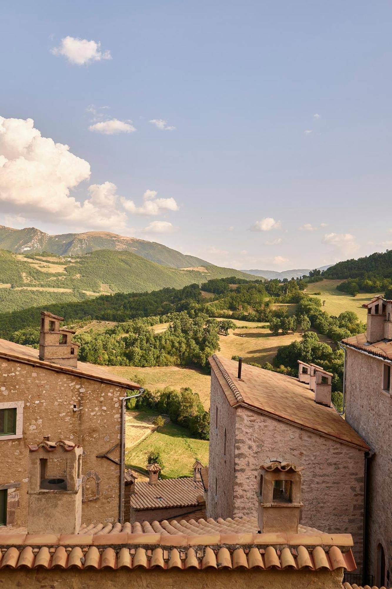 מלון Sellano Castello Di Postignano Relais מראה חיצוני תמונה